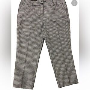 Hilary Radley women’s stretch slim leg crop black and white floral print